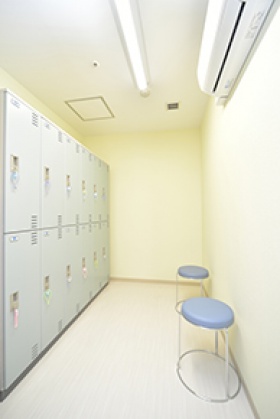 透析患者用男性更衣室